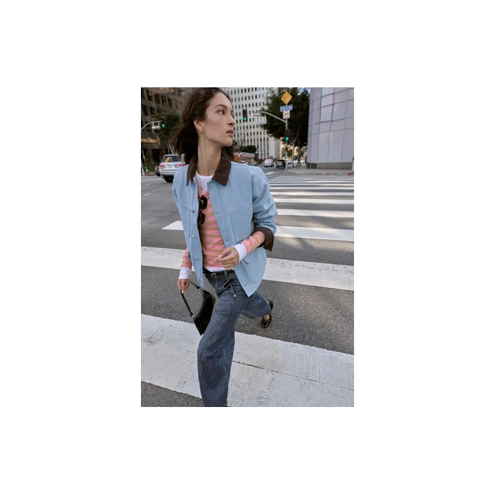 СТЕГАНАЯ КУРТКА С КОМБИНИРОВАННЫМ ВОРОТНИКОМ