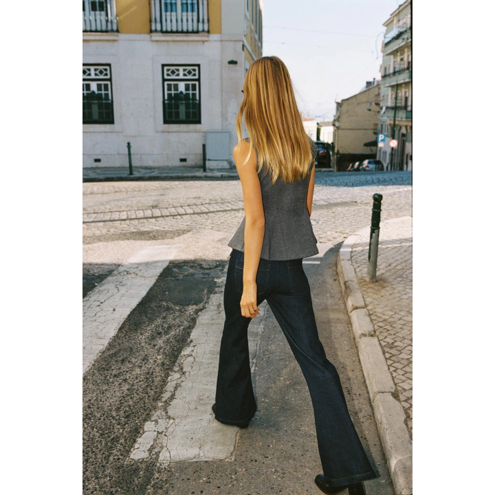 Мягкий топ с пышной крошкой