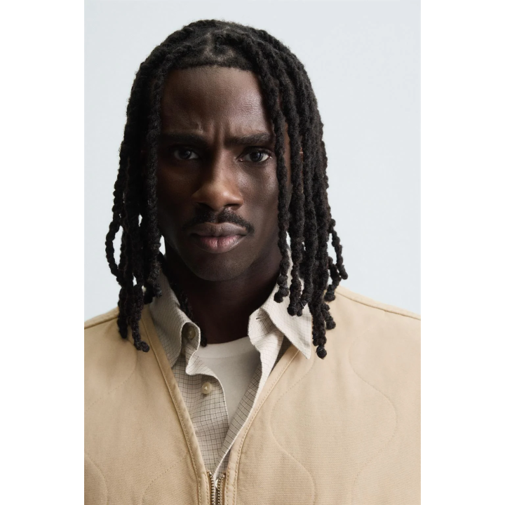 Жилет с вышитыми швами и обработкой под старину