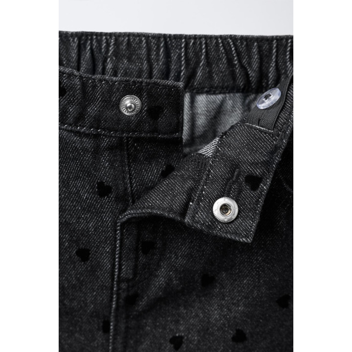 ДЖИНСОВАЯ ЮБКА С ФЛОКИРОВАННЫМИ СЕРДЦАМИ