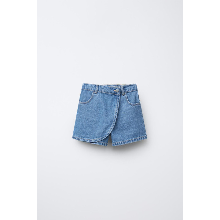 ДЖИНСОВАЯ ЮБКА-ШОРТЫ С ВЫСОКОЙ ПОСАДКОЙ И ПУГОВИЦЕЙ В ФОРМЕ СЕРДЦА