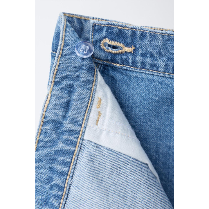 ДЖИНСОВАЯ ЮБКА-ШОРТЫ С ВЫСОКОЙ ПОСАДКОЙ И ПУГОВИЦЕЙ В ФОРМЕ СЕРДЦА