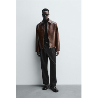 КУРТКА ИЗ ИСКУССТВЕННОЙ КОЖИ С ТИСНЕНИЕМ