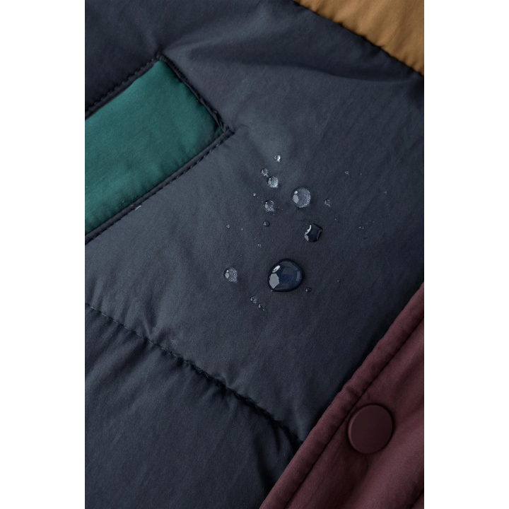 СТЕГАНЫЙ ФЛИСОВЫЙ ПУХОВИК В СТИЛЕ КОЛОР-БЛОК WATER REPELLENT