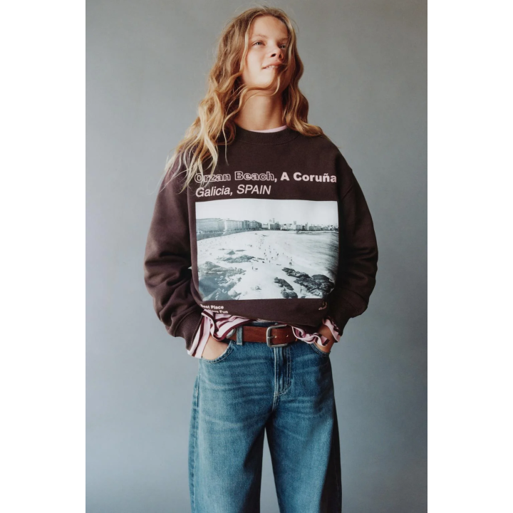 ТОЛСТОВКА С ПРИНТОМ А-КОРУНЬЯ