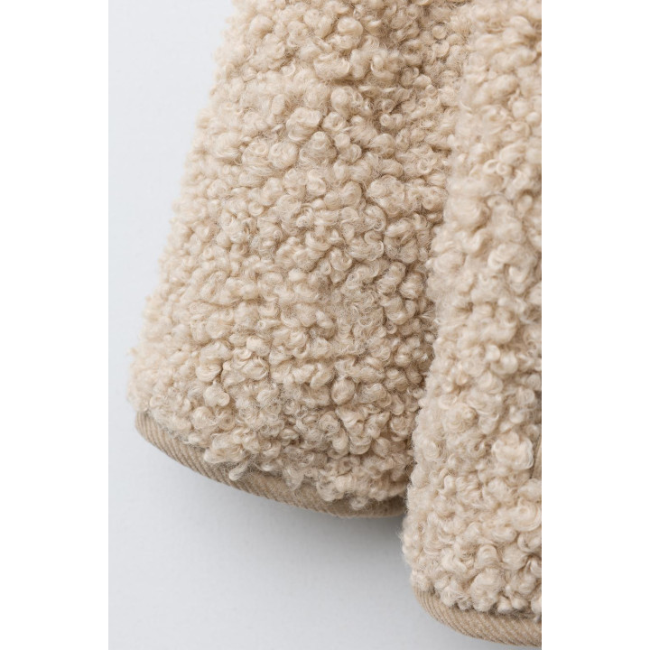 КУРТКА ИЗ ИСКУССТВЕННОЙ ОВЧИНЫ С ЗАСТЕЖКОЙ НА ПУГОВИЦЫ