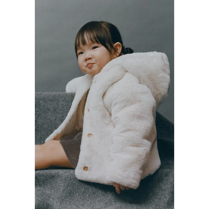 КУРТКА С КАПЮШОНОМ ИЗ ИСКУССТВЕННОГО МЕХА