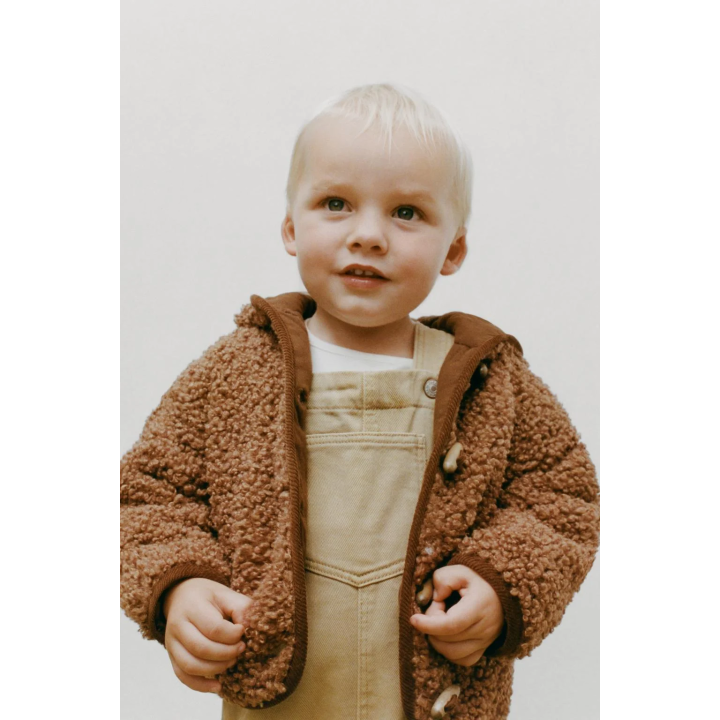 КУРТКА ИЗ ИСКУССТВЕННОЙ ОВЧИНЫ С НАВЕСНЫМИ ПЕТЛЯМИ