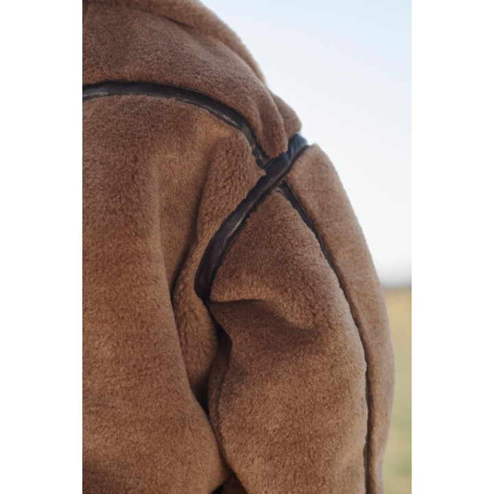 Куртка из экокожи и овчины с контрастными деталями limited edition