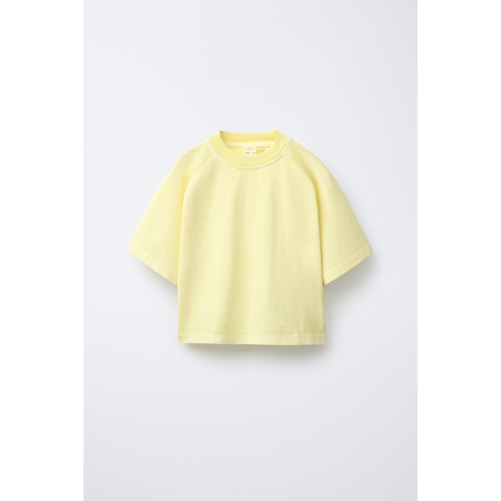 КОМПЛЕКТ ИЗ ФУТБОЛКИ И ШОРТОВ, ОКРАШЕННЫЙ В ГОТОВОМ ВИДЕ