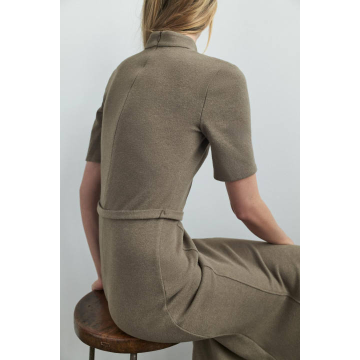 ПЛАТЬЕ ИЗ МЯГКОЙ ТКАНИ С РЕМНЕМ