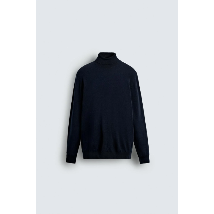 Основной свитер с высоким воротником