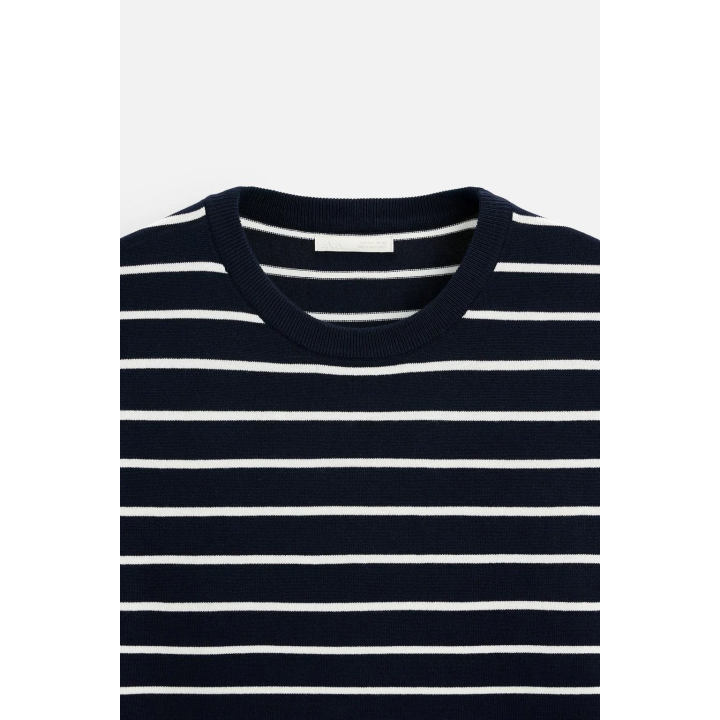 Вязаная футболка из вискозного микса