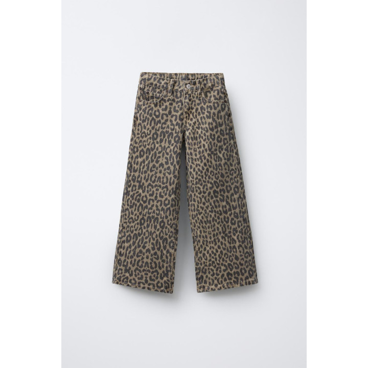 Джинсы широкие с животным принтом и звездами