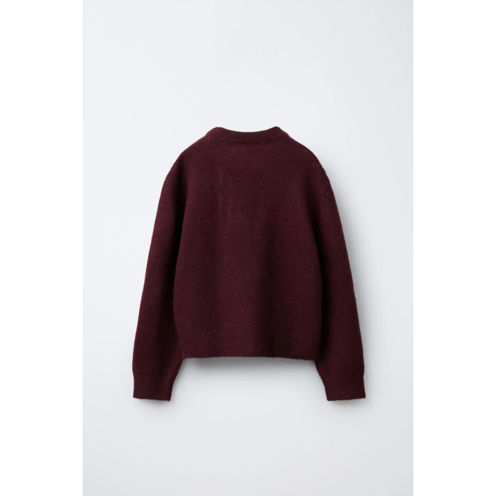 ВЯЗАНЫЙ СВИТЕР С ВЫШИВКОЙ СОБАКИ