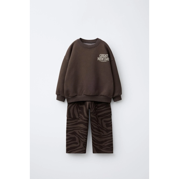 Набор кофты и брюк с принтом для занятий спортом