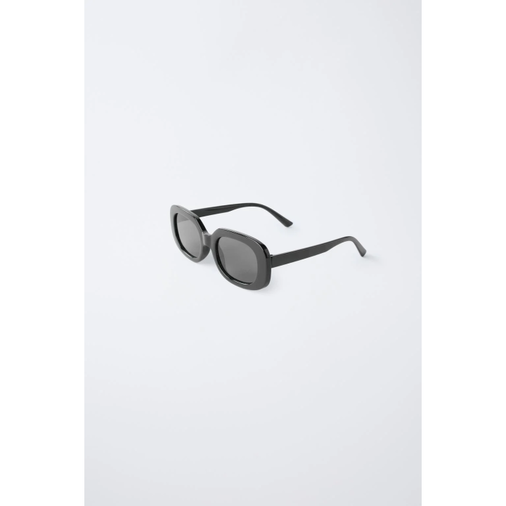 СОЛНЦЕЗАЩИТНЫЕ ОЧКИ В ПРЯМОУГОЛЬНОЙ КАУЧУКОВОЙ ОПРАВЕ