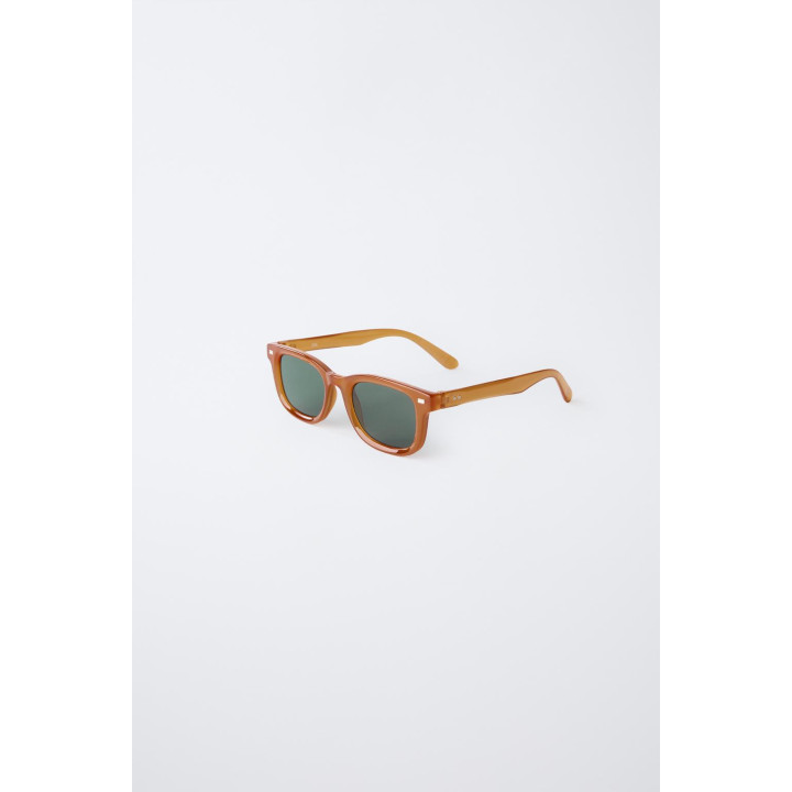 КВАДРАТНЫЕ СОЛНЦЕЗАЩИТНЫЕ ОЧКИ С ПОЛУПРОЗРАЧНОЙ ОПРАВОЙ