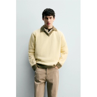 ПОЛО ИЗ ТРИКОТАЖА С КОНТРАСТНЫМИ ЭЛЕМЕНТАМИ И ШЕРСТЬЮ