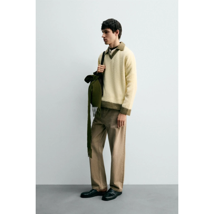 ПОЛО ИЗ ТРИКОТАЖА С КОНТРАСТНЫМИ ЭЛЕМЕНТАМИ И ШЕРСТЬЮ