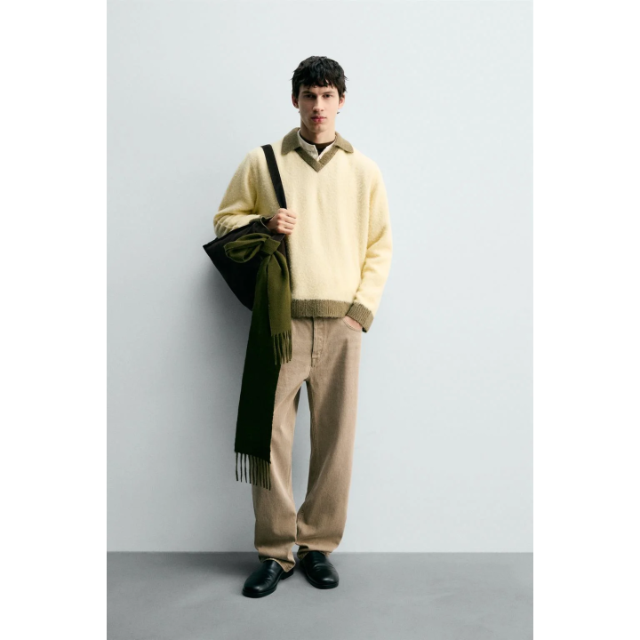 ПОЛО ИЗ ТРИКОТАЖА С КОНТРАСТНЫМИ ЭЛЕМЕНТАМИ И ШЕРСТЬЮ