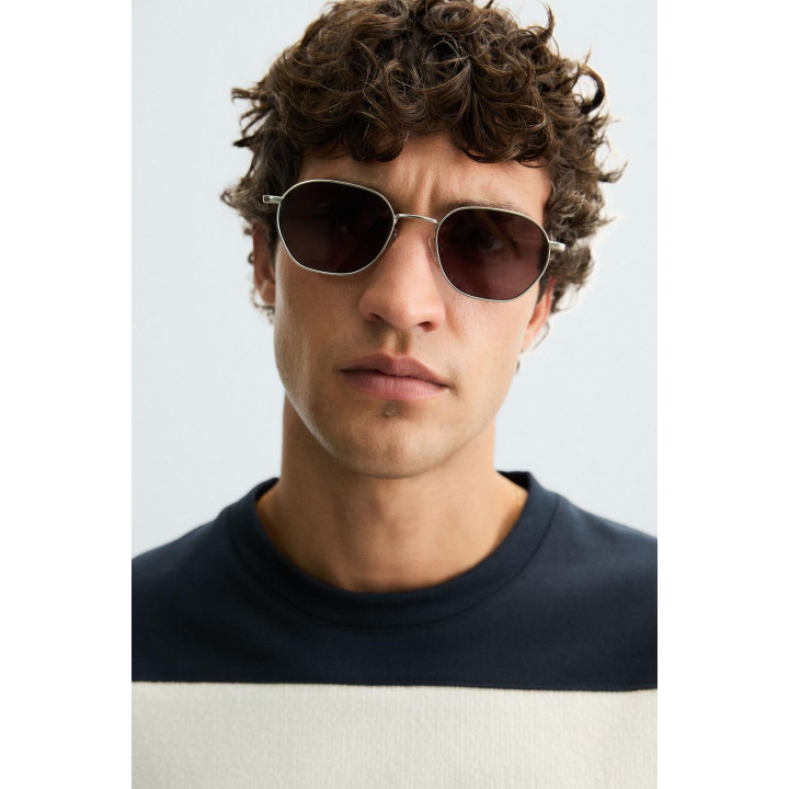 ТОЛСТОВКА В КОНТРАСТНУЮ ПОЛОСКУ