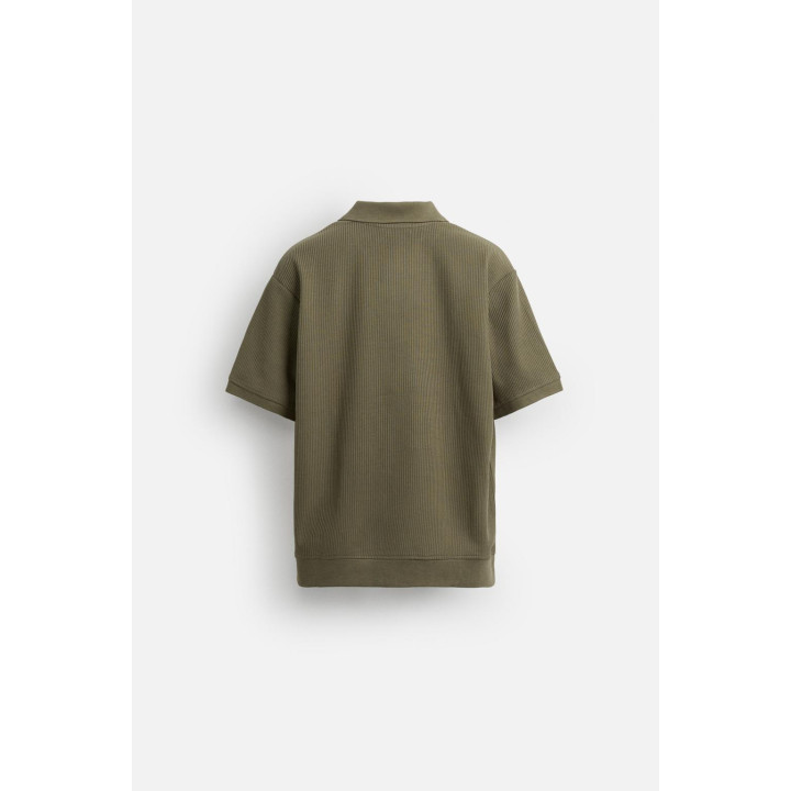 ПОЛО С ВЕРТИКАЛЬНЫМ РЕЛЬЕФНЫМ УЗОРОМ