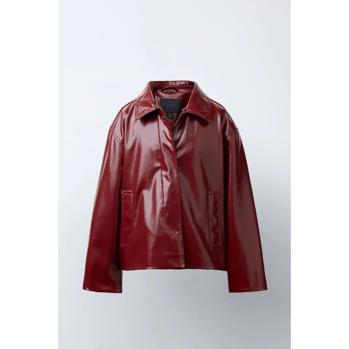 КУРТКА ИЗ ЛАКИРОВАННОЙ ТКАНИ СО СЪЕМНЫМ ВОРОТНИКОМ