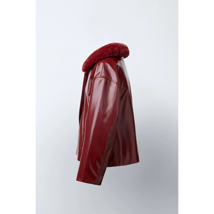 КУРТКА ИЗ ЛАКИРОВАННОЙ ТКАНИ СО СЪЕМНЫМ ВОРОТНИКОМ