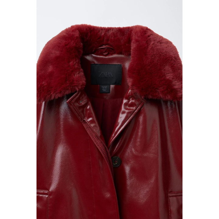 КУРТКА ИЗ ЛАКИРОВАННОЙ ТКАНИ СО СЪЕМНЫМ ВОРОТНИКОМ