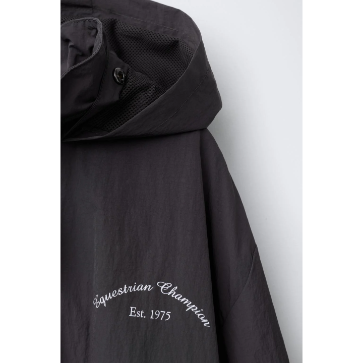 Ветрозащитная парка для верховой езды