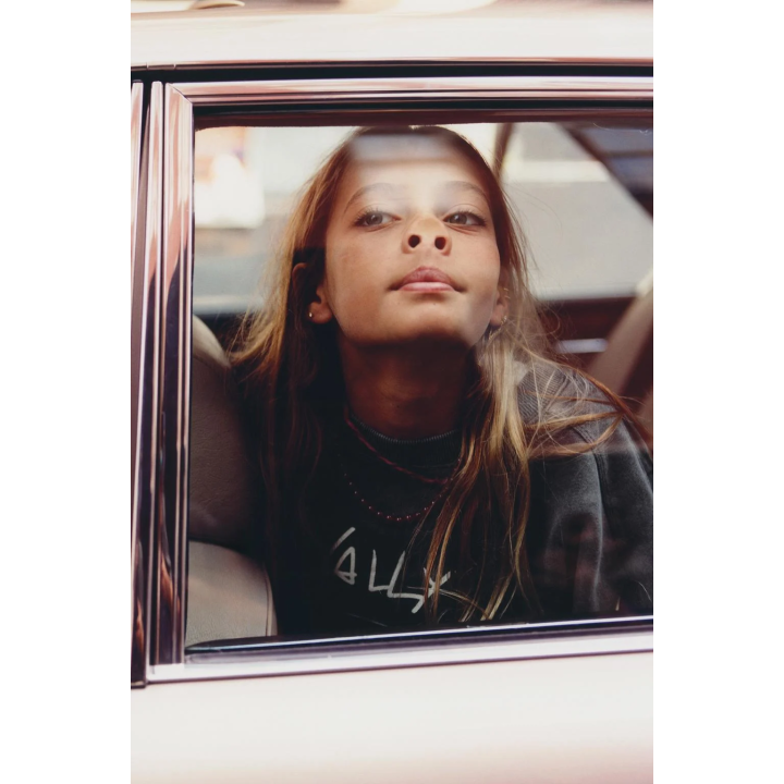 ТОЛСТОВКА С ЭФФЕКТОМ ПОТЕРТОСТИ И ПРИНТОМ