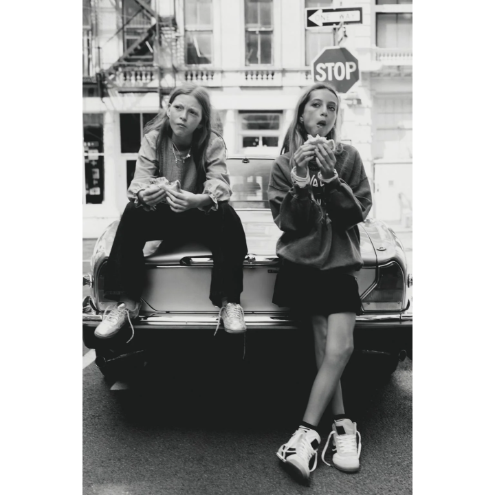 ТОЛСТОВКА С ЭФФЕКТОМ ПОТЕРТОСТИ И ПРИНТОМ