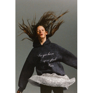 Худи с выцветшим принтом слогана