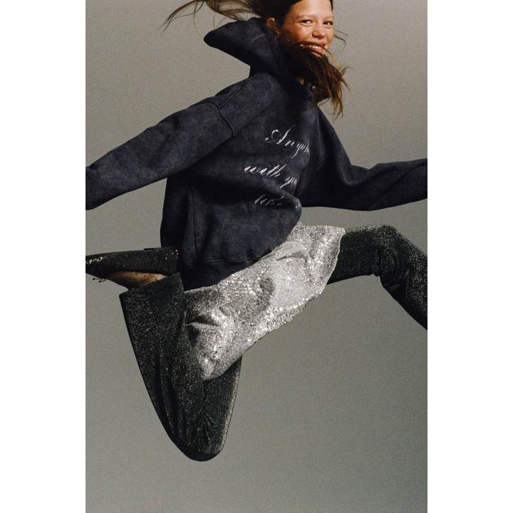 Худи с выцветшим принтом слогана