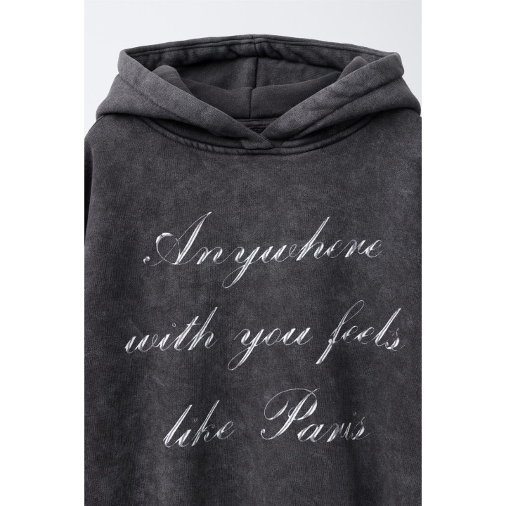 Худи с выцветшим принтом слогана