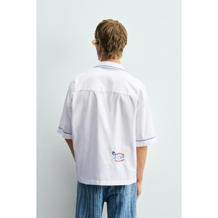 РУБАШКА С КОНТРАСТНОЙ ВЫШИВКОЙ