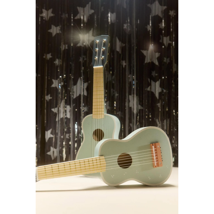 Детская игрушечная гитара