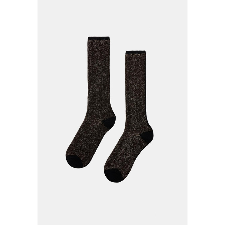 НОСКИ ИЗ ПОЛУПРОЗРАЧНОЙ ТКАНИ С БЛЕСТЯЩЕЙ НИТЬЮ