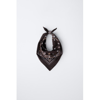 КВАДРАТНАЯ БАНДАНА С ПРИНТОМ