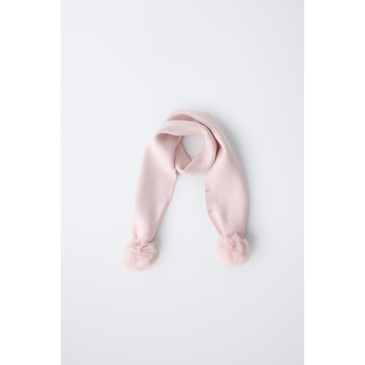 Вязанный шарф с помпонами