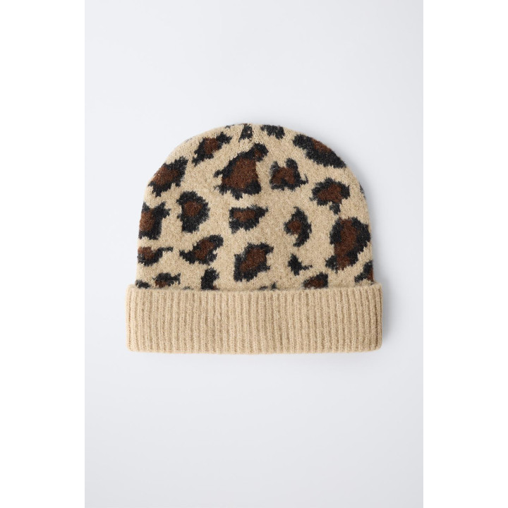 ТРИКОТАЖНАЯ ШАПКА С АНИМАЛИСТИЧЕСКИМ ПРИНТОМ