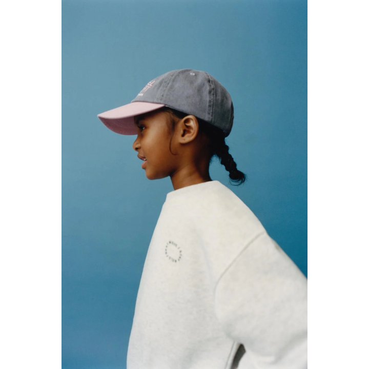 ДЖИНСОВАЯ КЕПКА С ВЫШИТОЙ НАДПИСЬЮ