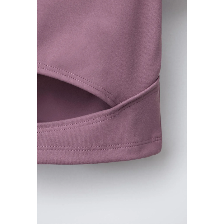 ФУТБОЛКА С ВЫРЕЗОМ