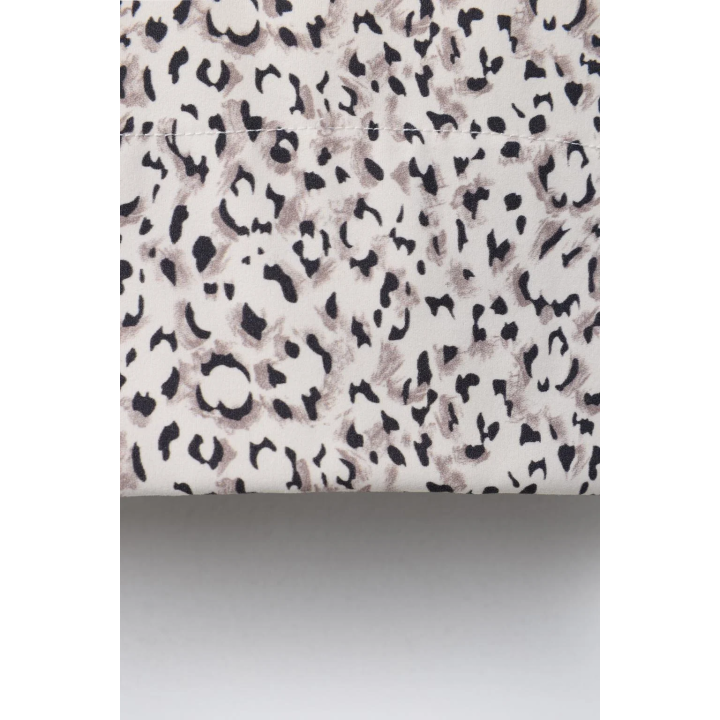 СПОРТИВНЫЙ ТОП С АНИМАЛИСТИЧЕСКИМ ПРИНТОМ