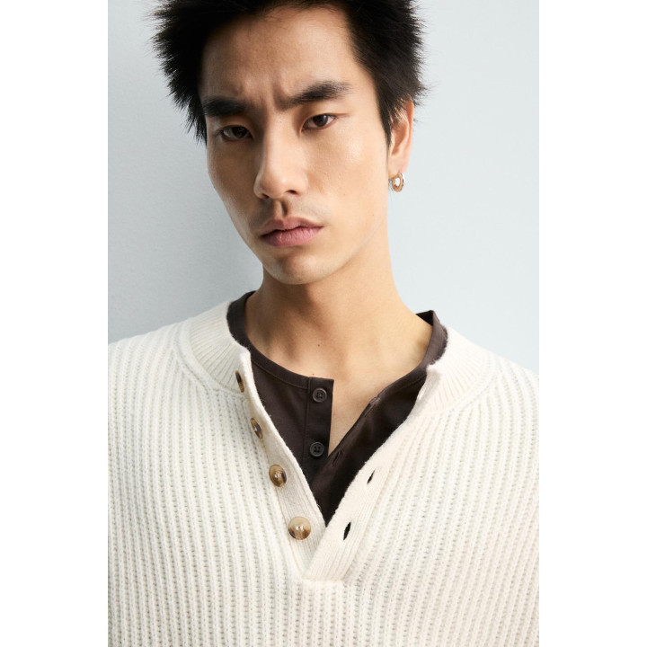 СВИТЕР С ВОРОТНИКОМ «ХЕНЛИ»