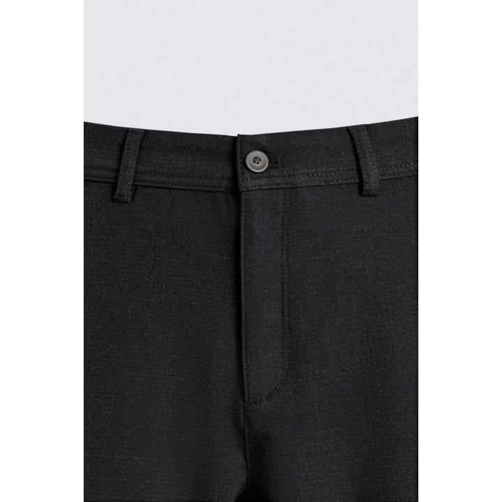 БРЮКИ КОМФОРТНОЙ ПОСАДКИ ИЗ РЕЛЬЕФНОЙ ТКАНИ