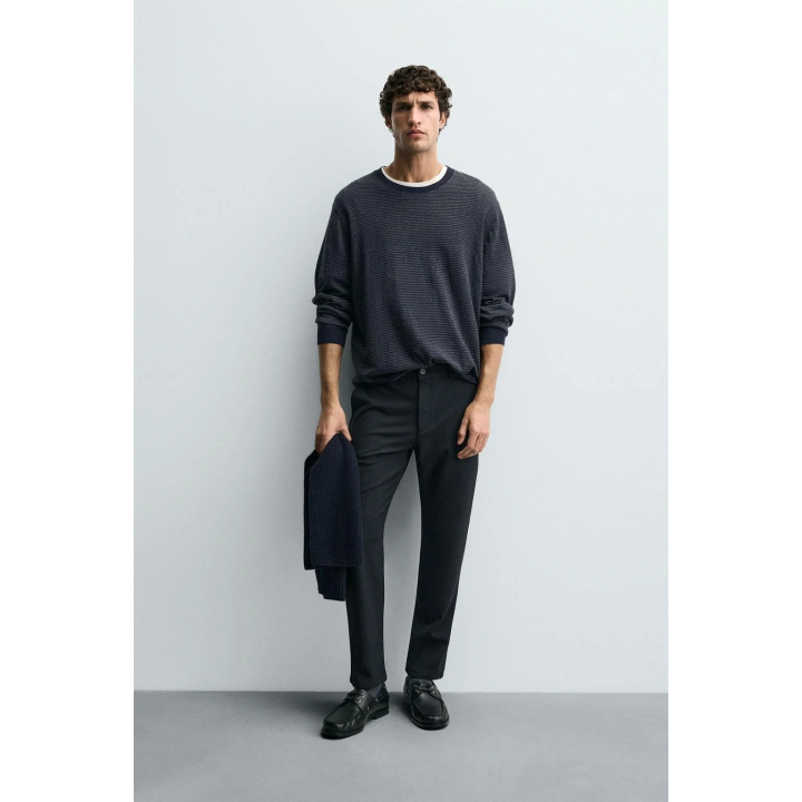 БРЮКИ КОМФОРТНОЙ ПОСАДКИ ИЗ РЕЛЬЕФНОЙ ТКАНИ