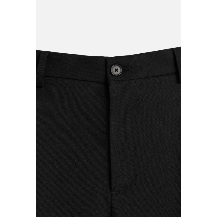 ШОРТЫ-БЕРМУДЫ RELAXED FIT СО СКЛАДКАМИ