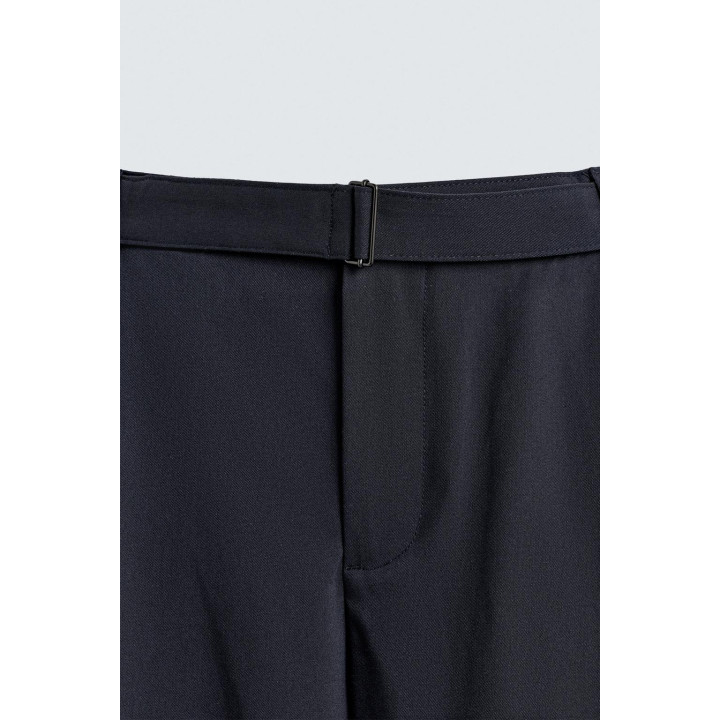 Брюки свободного кроя с поясом